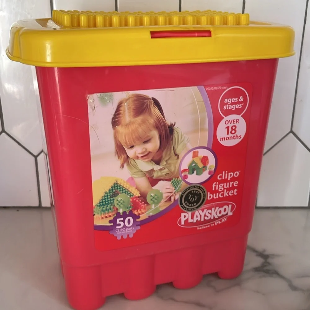 2007 Playskool Clipo Figure Bucket - COMPLETE